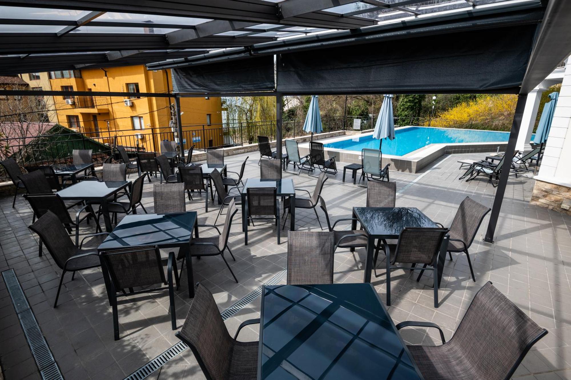 Hotel Samara Baltsjik Buitenkant foto